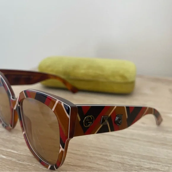 Gucci Sunglasses - Picture 2 of 4